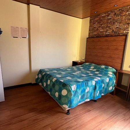 C&M Exclusive Private Rooms Quetzaltenango Exterior photo