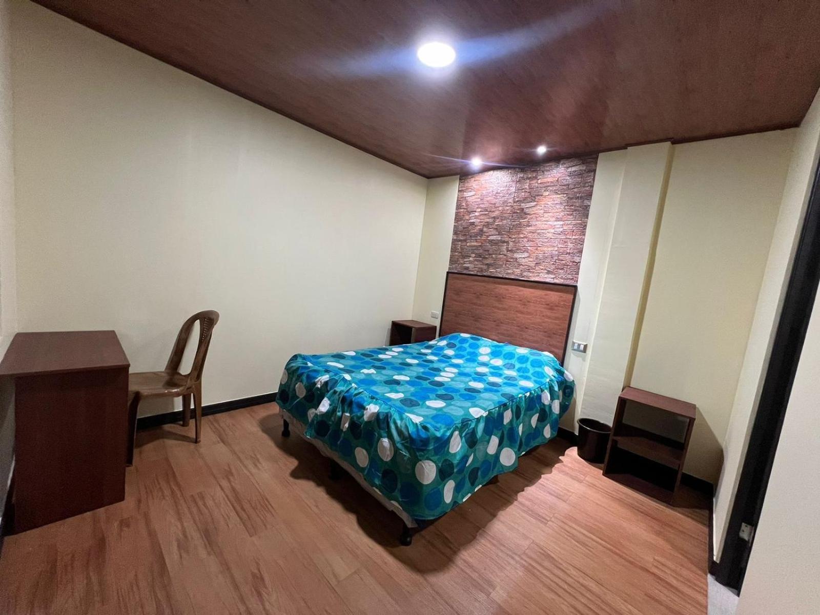 C&M Exclusive Private Rooms Quetzaltenango Exterior photo