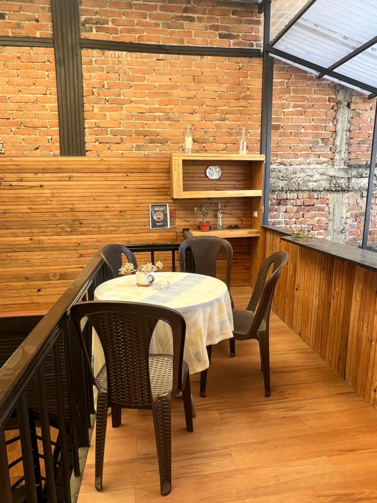 C&M Exclusive Private Rooms Quetzaltenango Exterior photo